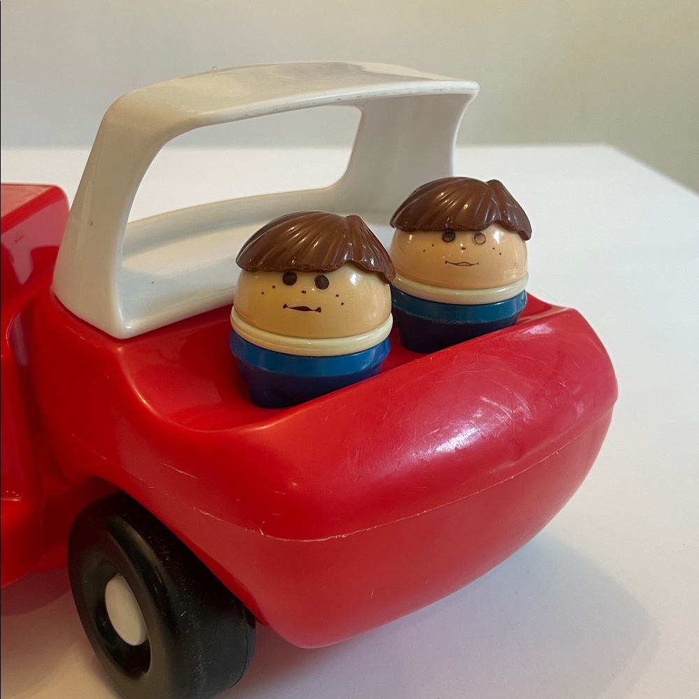 Little Tikes Toddle Tot Firetruck & 3 Toddle Tots - Picture 2 of 12